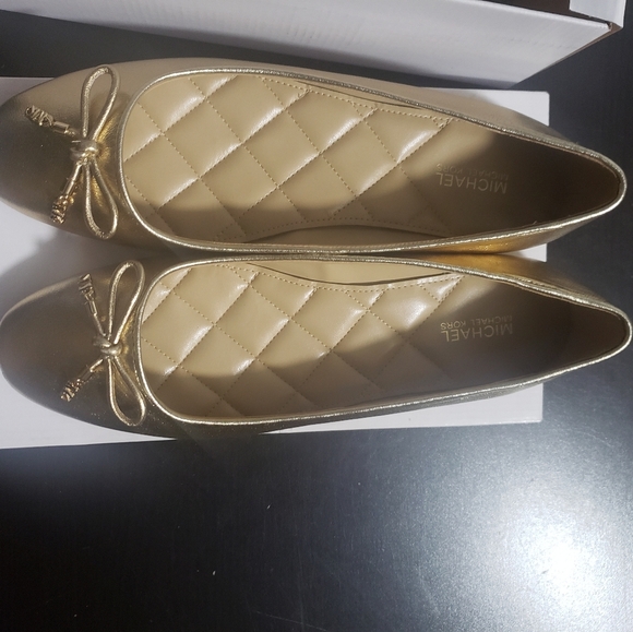 Michael Michael Kors Ballet Flat Womens Size 8 Nori Pale Gold Leather Slip On - Picture 5 of 6